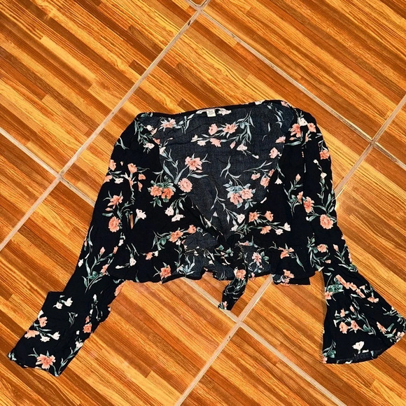 American eagle Floral top in size  XS - Picture 1 of 5